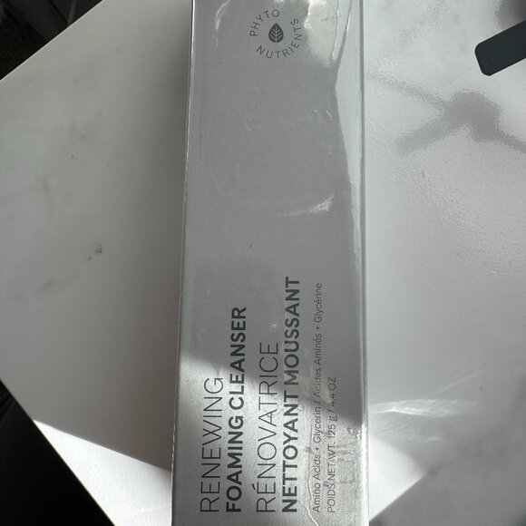Artistry Other - 💥NEW Artistry Skin Nutrition Renewing Foaming Cleanser